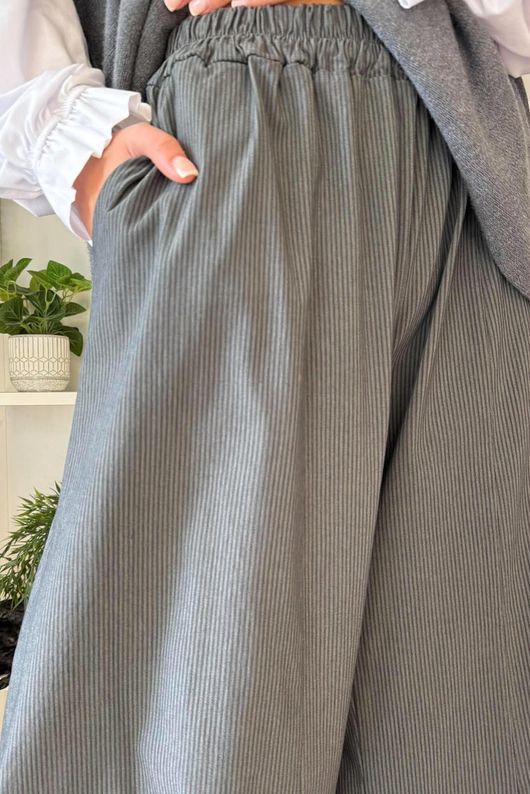 Bennie Quirky Barrel Pant Graphite Pin Stripe